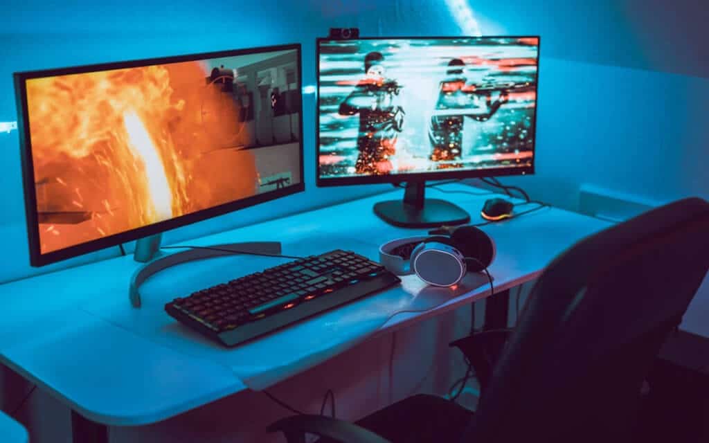 Gaming desktop with dual monitor